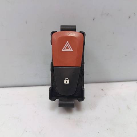 Przycisk włączania światła awaryjnego 8200214896A RENAULT
