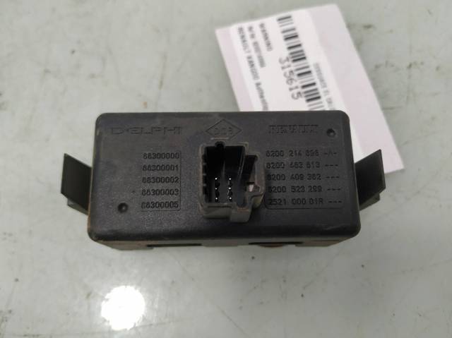 Przycisk włączania światła awaryjnego 8200214896A RENAULT
