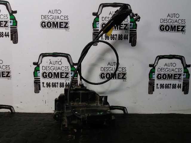 Zamek drzwi przednich prawych 8200219247 RENAULT