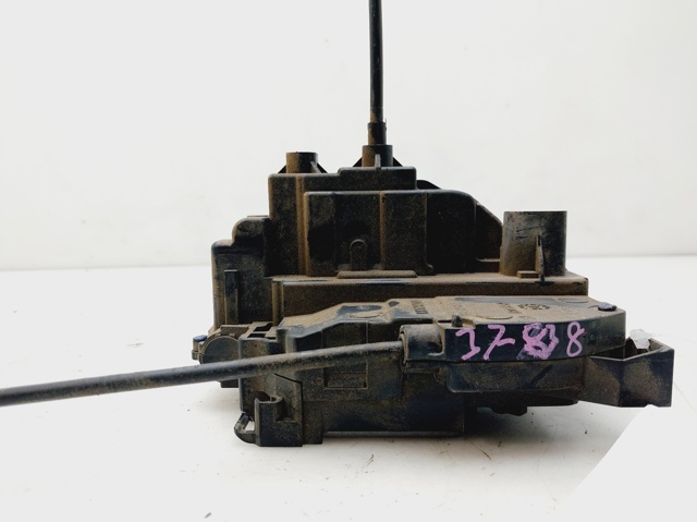 Zamek drzwi przednich prawych 8200219247 RENAULT