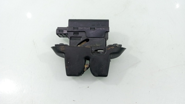 Zamek klapy bagażnika (3/5 drzwi tylnych) 8200229953 RENAULT