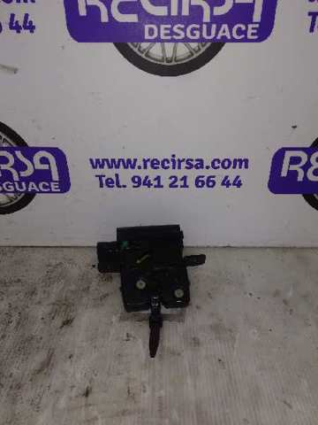 Zamek klapy bagażnika (3/5 drzwi tylnych) 8200229957 RENAULT