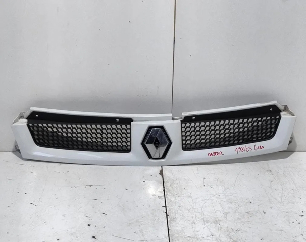 Atrapa chłodnicy 8200233765 RENAULT
