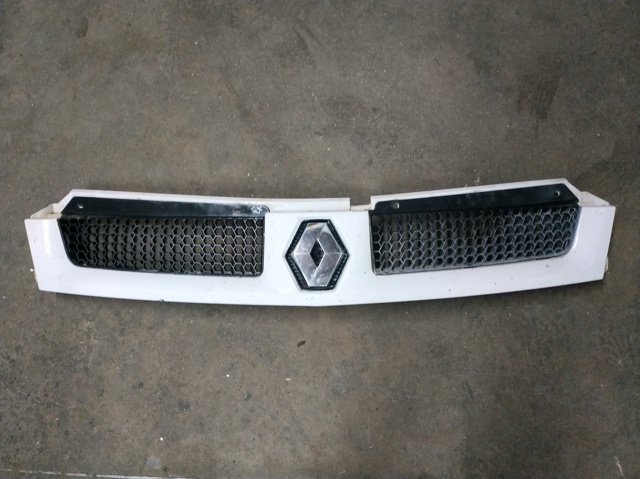 Atrapa chłodnicy 8200233765 RENAULT