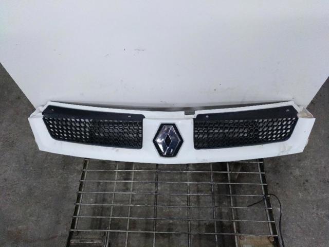 Atrapa chłodnicy 8200233765 RENAULT