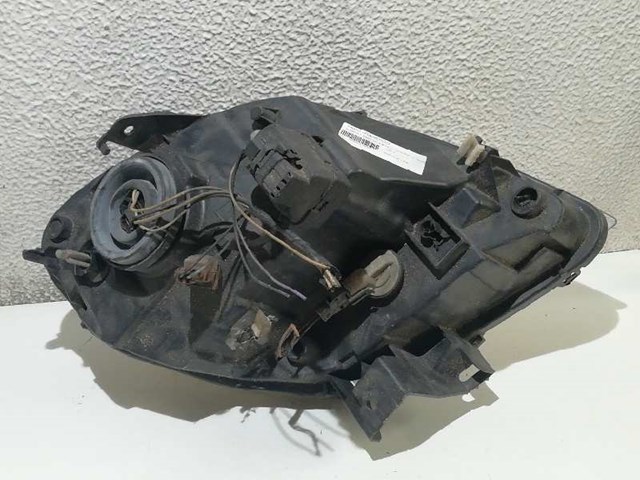 Reflektor lewy 8200236590 RENAULT