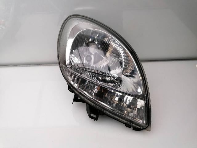 Reflektor prawy 8200236591 NISSAN