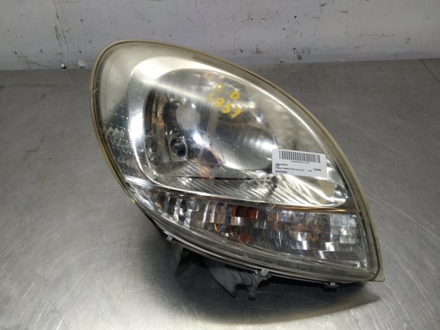 Reflektor prawy 8200236591 RENAULT