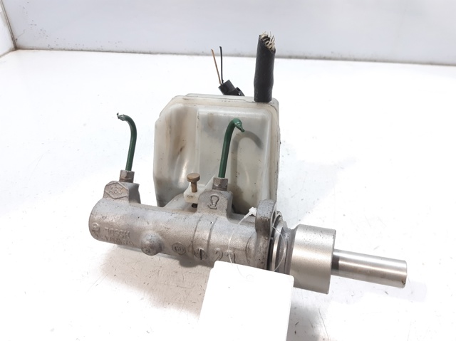 Zbiorniczek głównego cylindra hamulcowego (płynu hamulcowego) 8200245034 RENAULT