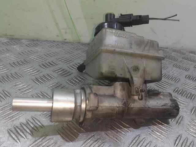 Zbiorniczek głównego cylindra hamulcowego (płynu hamulcowego) 8200245034 RENAULT