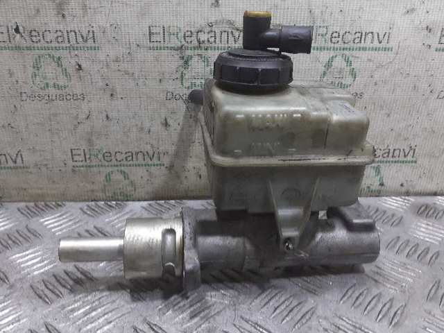Zbiorniczek głównego cylindra hamulcowego (płynu hamulcowego) 8200245034 RENAULT