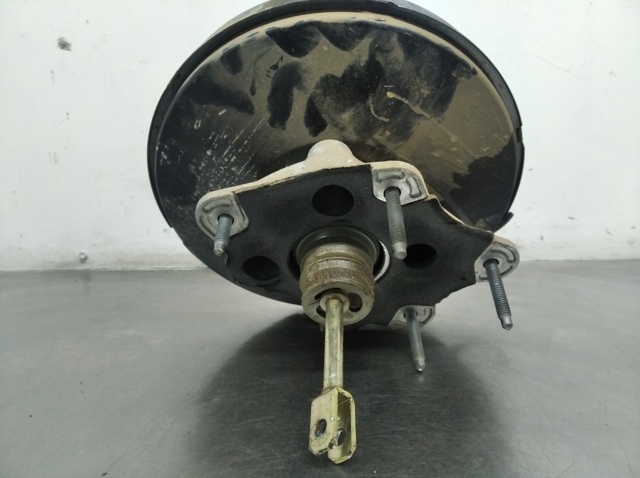 Wzmacniacz próżniowy hamulców 8200249245 RENAULT