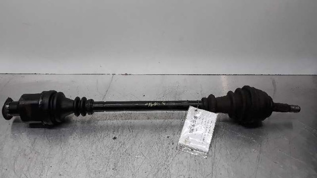 Półoś napędowa przednia prawa 8200262685 RENAULT