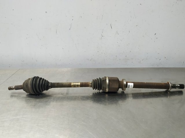 Półoś napędowa przednia prawa 8200264668 RENAULT