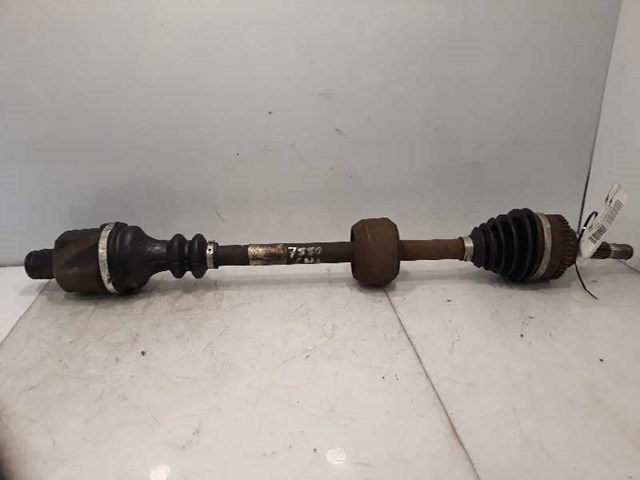 Półoś napędowa przednia prawa 8200266021 RENAULT