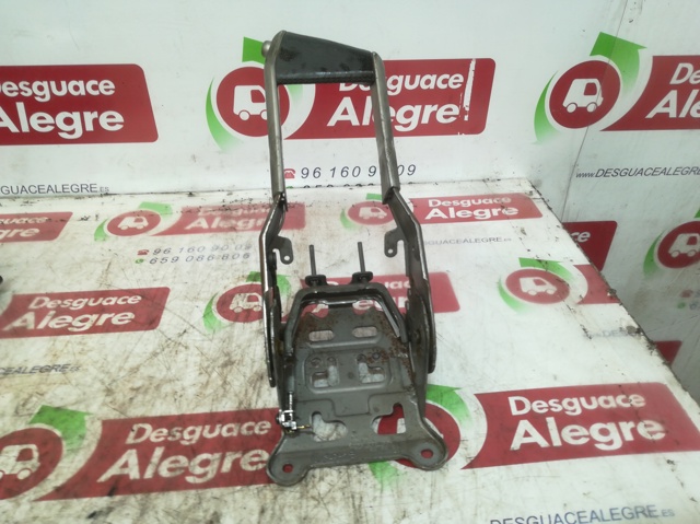 Dźwignia hamulca ręcznego 8200273004 RENAULT