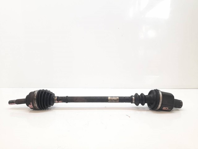 Półoś napędowa przednia prawa 8200274162 NISSAN