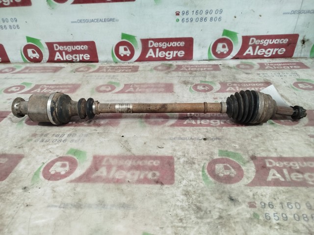 Półoś napędowa przednia prawa 8200274162 NISSAN