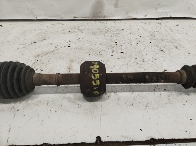 Półoś napędowa przednia prawa 8200274166 RENAULT