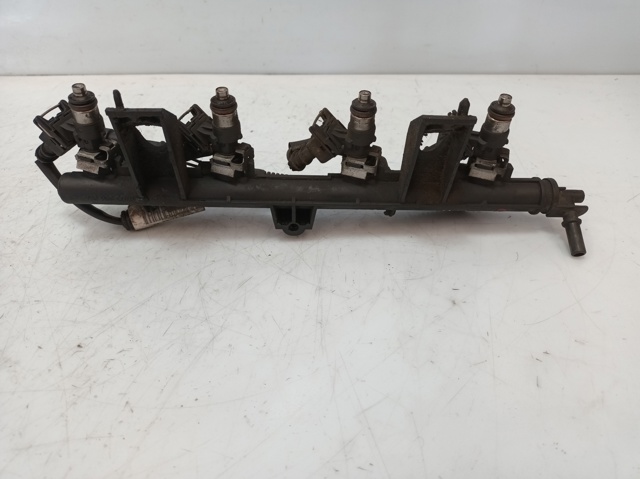 Rozdzielacz paliwa 8200286064 RENAULT