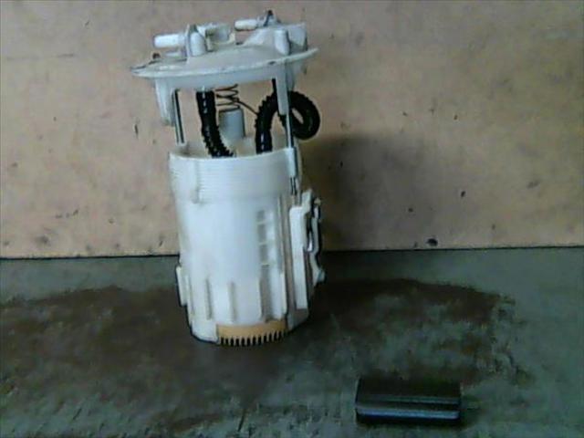 Moduł pompy paliwowej z czujnikiem poziomu paliwa 8200288808 RENAULT