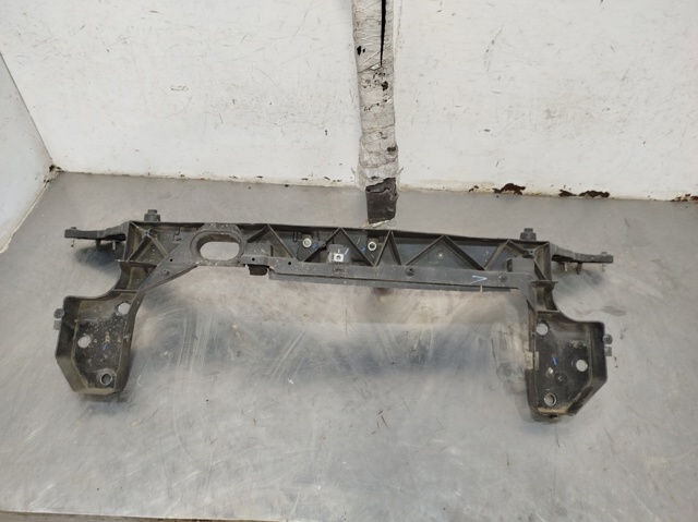 Osłona chłodnicy kompletna (panel mocowania reflektorów) 8200290143 RENAULT