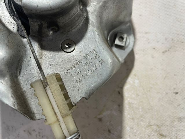 Mechanizm podnoszenia szyby drzwi przednich lewych 8200291145 RENAULT