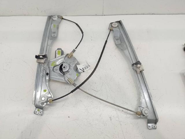 Mechanizm podnoszenia szyby drzwi przednich prawych 8200291147 RENAULT