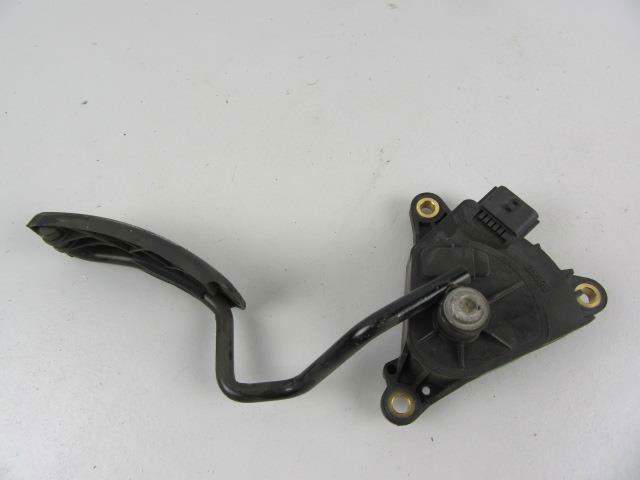 Pedał przyspieszenia (gazu) 8200297342 RENAULT