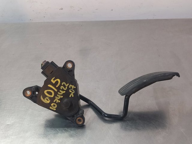 Pedał przyspieszenia (gazu) 8200297342 RENAULT