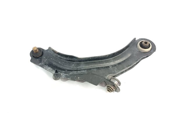Wahacz zawieszenia przedniego dolny prawy 8200298455 RENAULT