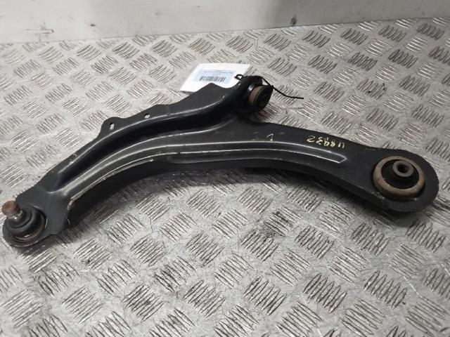 Wahacz zawieszenia przedniego dolny prawy 8200298455 RENAULT