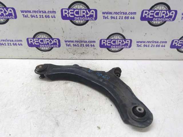 Wahacz zawieszenia przedniego dolny prawy 8200298455 RENAULT