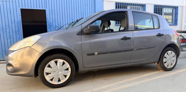 Zamek drzwi przednich lewych 8200300123 RENAULT