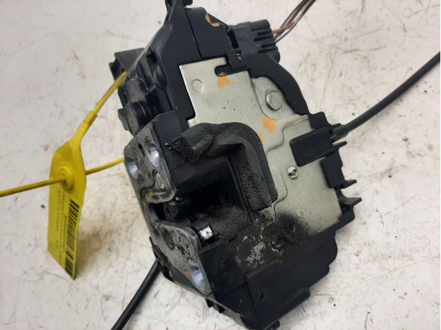 Zamek drzwi przednich prawych 8200300125 RENAULT