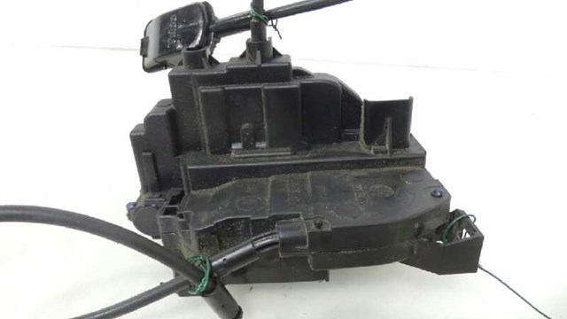 Zamek drzwi przednich prawych 8200300125 RENAULT