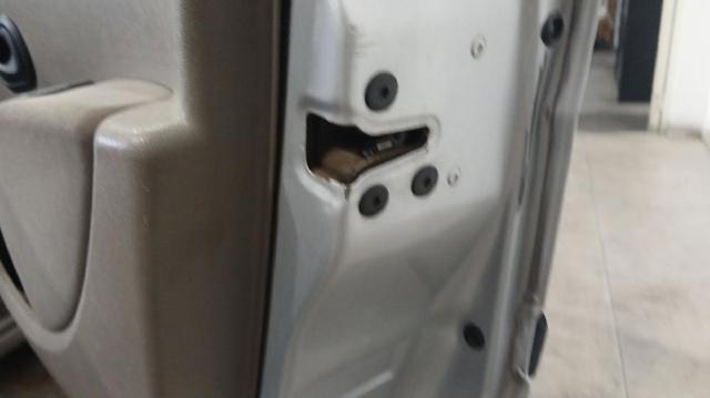 Zamek drzwi przednich prawych 8200300125 RENAULT