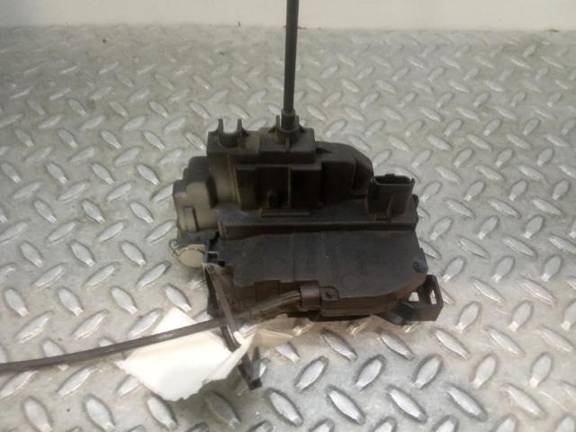 Zamek drzwi przednich prawych 8200300125 RENAULT