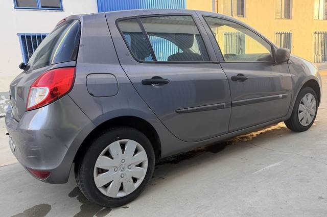 Zamek drzwi tylnych prawych 8200300129 RENAULT