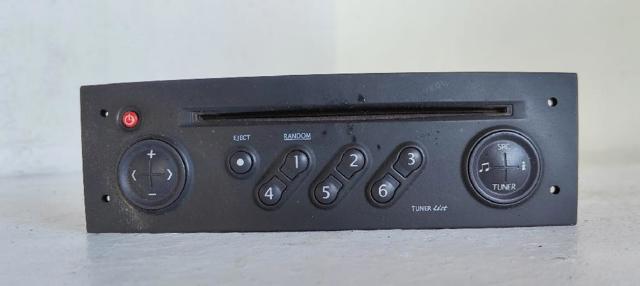 Radioodtwarzacz (radio AM/FM) 8200300858 RENAULT