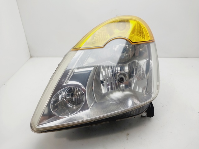 Reflektor lewy 8200301829 RENAULT