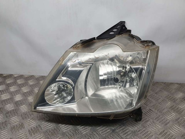 Reflektor lewy 8200301829 RENAULT