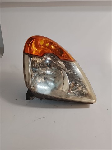 Reflektor prawy 8200301831 RENAULT
