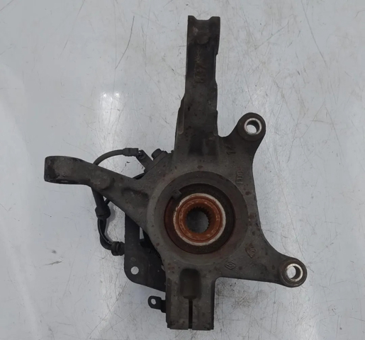 Piasta przednia 8200308650 RENAULT