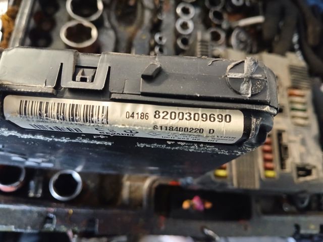 Blok komfortu 8200309690 RENAULT