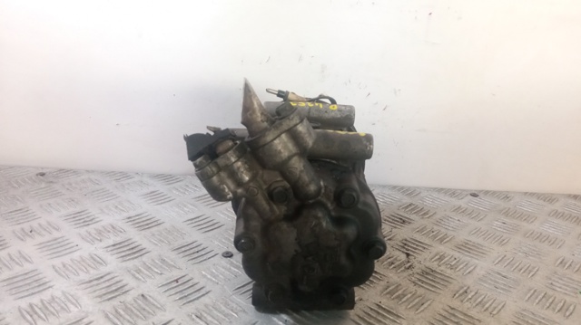 Sprężarka klimatyzacji 8200315744 RENAULT