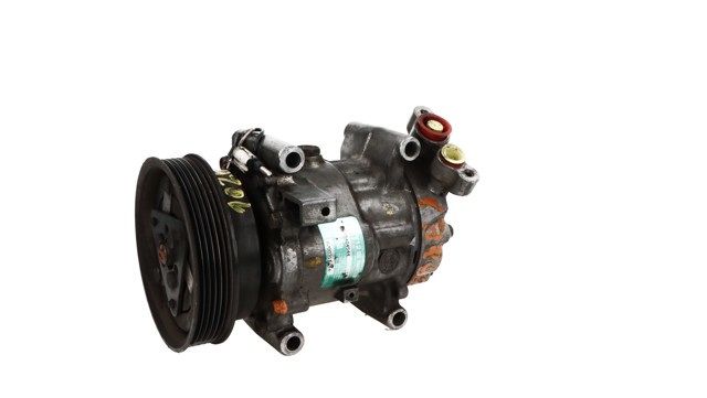 Sprężarka klimatyzacji 8200315744 RENAULT