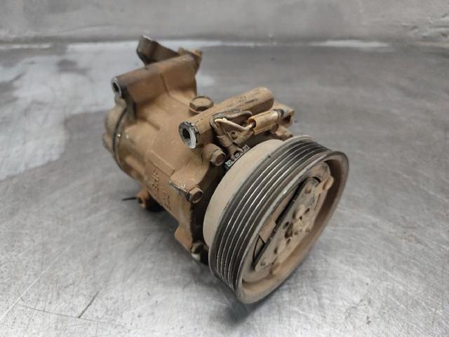 Sprężarka klimatyzacji 8200315744 RENAULT