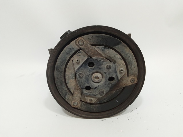 Sprężarka klimatyzacji 8200316164 RENAULT