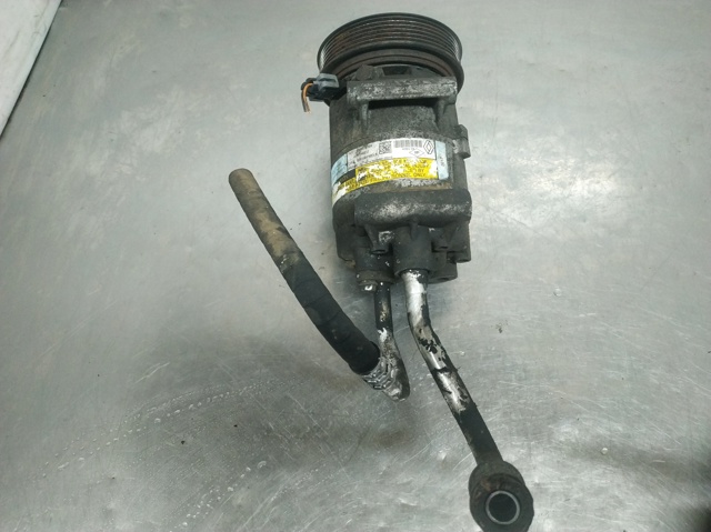 Sprężarka klimatyzacji 8200316164 RENAULT